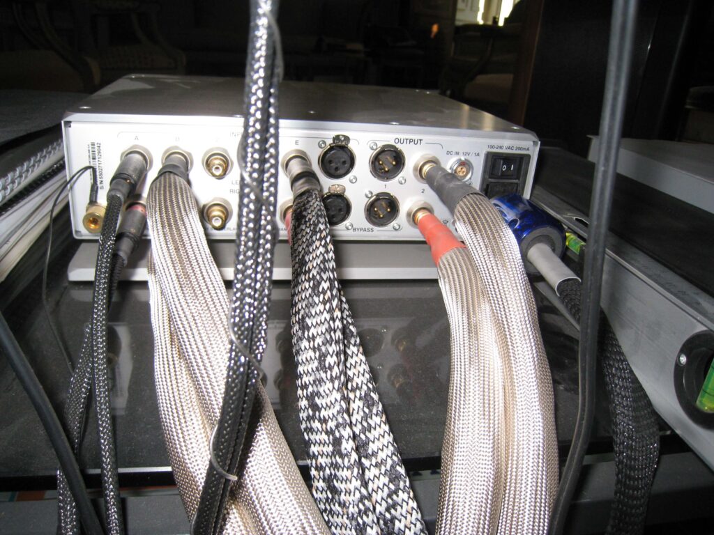 preampli-Nagra-Melody-cable-legato-referenza-superiore-rca